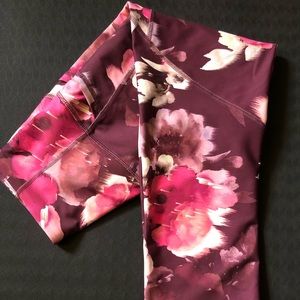 Old Navy crop leggings.